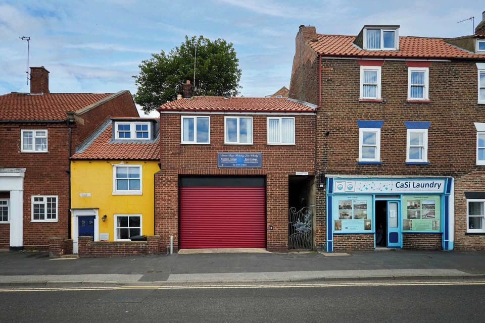 Rock Cottage, Whitby - Host & Stay