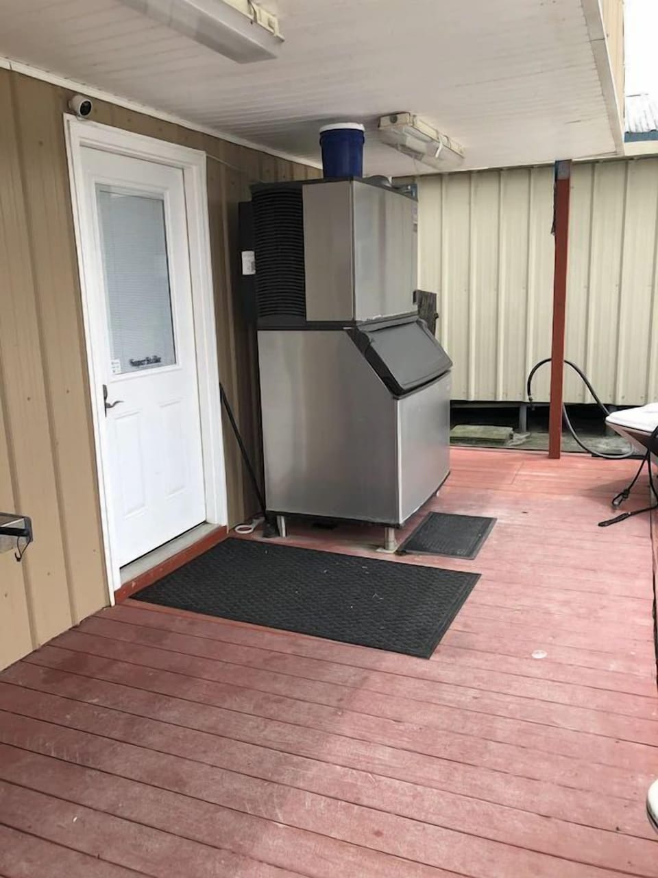 Commercial Grade Ice maker