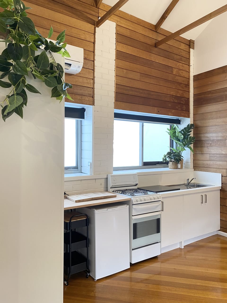 The kitchen, including a nespresso pod machine