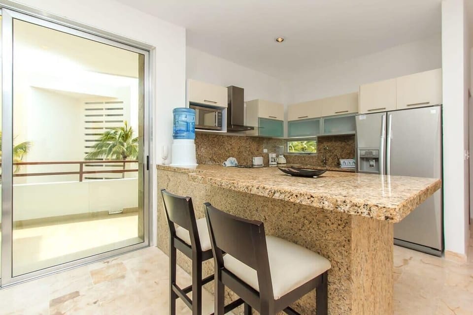 Enjoy snacks and drinks with a view, right from your kitchen bar.