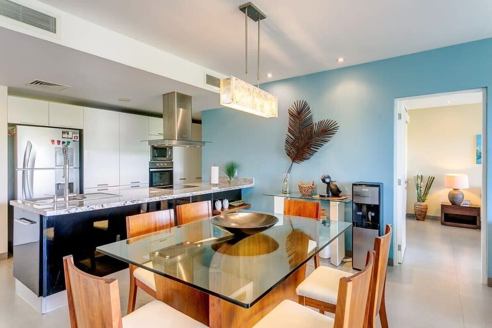 Sit-down meals & together time with your group!