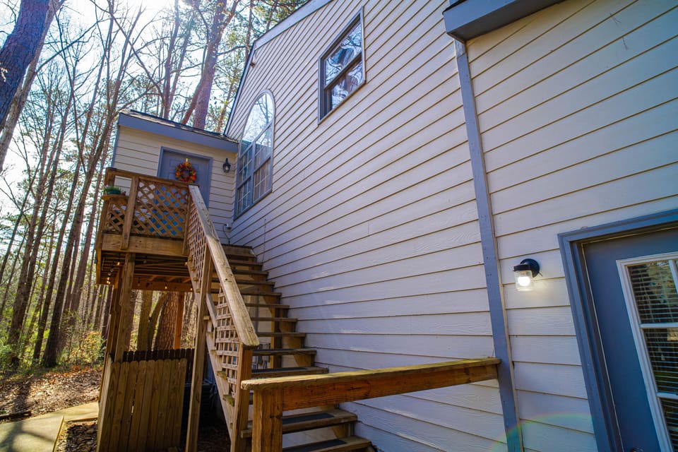 Private Entry - Guesthouse - backside