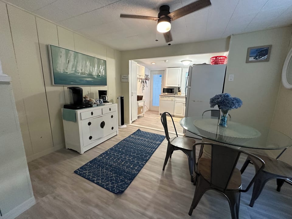 Gull - full kitchen plus dining area, coffee bar just off the open living room 