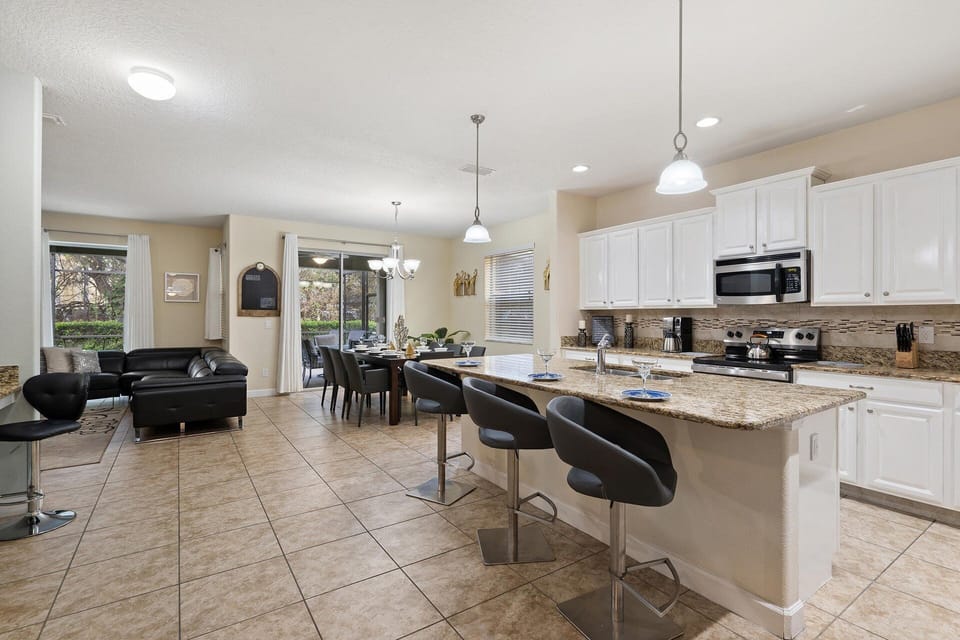 Kitchen / Dining
