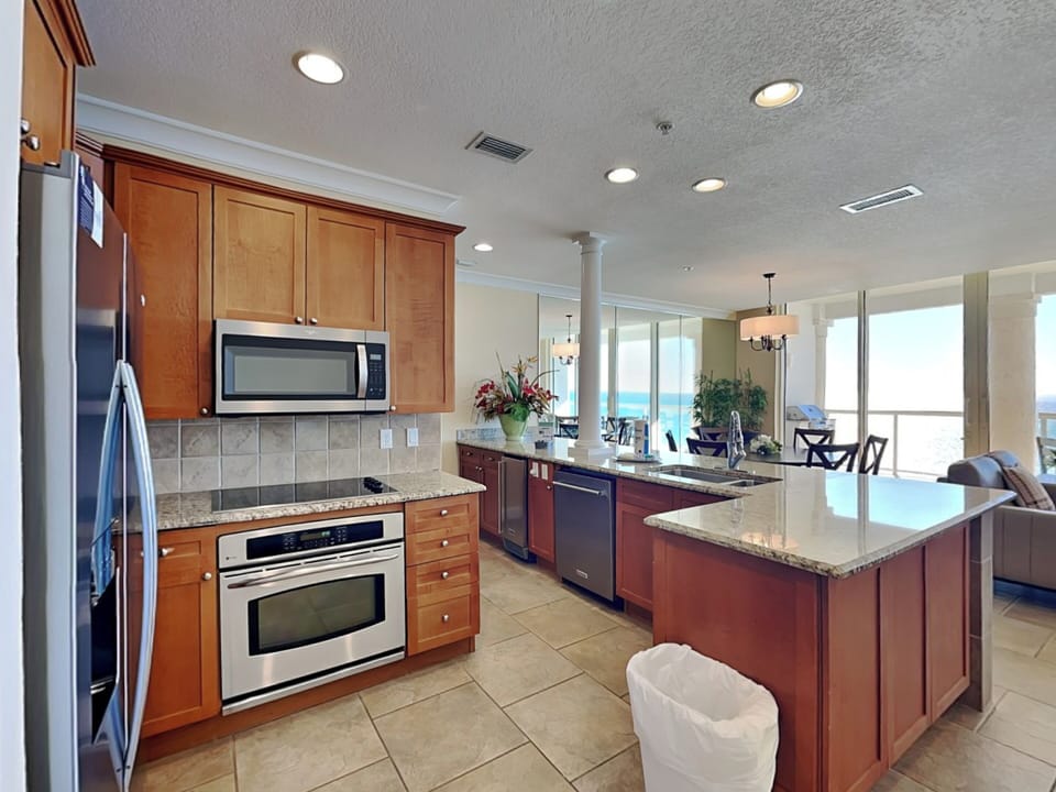 Fully Equipped Kitchen with Stainless Steel Appliances