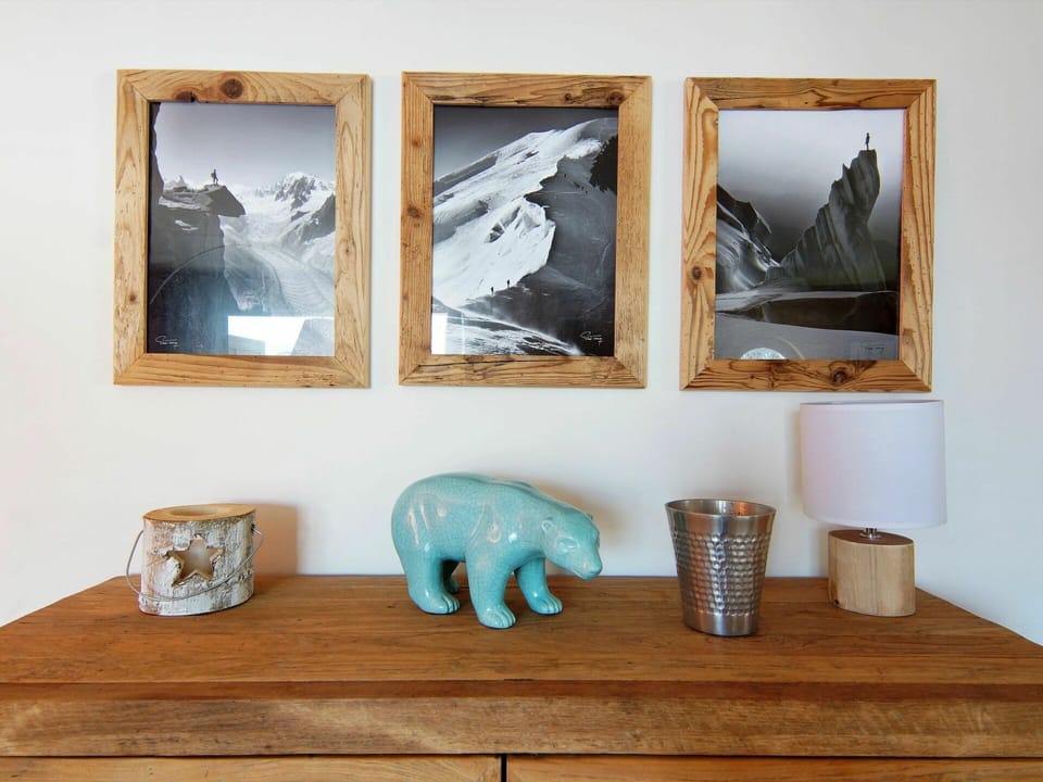 Picture Frame, Product, Wood, Paint, Textile, Art, Rectangle, Interior Design, Table
