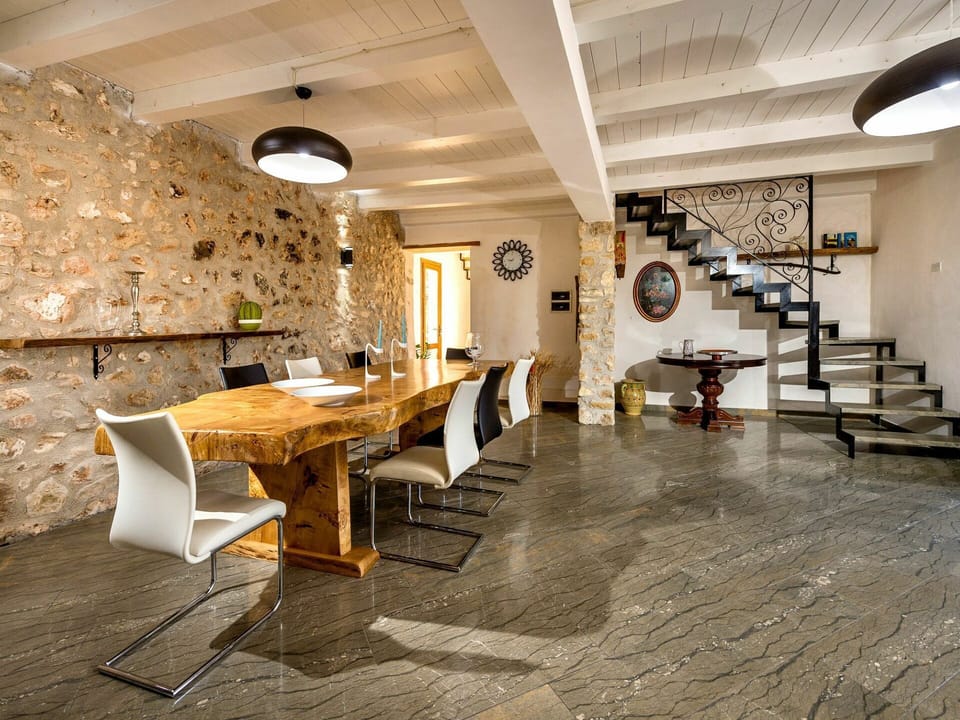 Table, Furniture, Chair, Decoration, Interior Design, Lighting, Wood, Architecture, Flooring, Houseplant