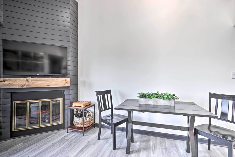 Living Room | Electric Fireplace