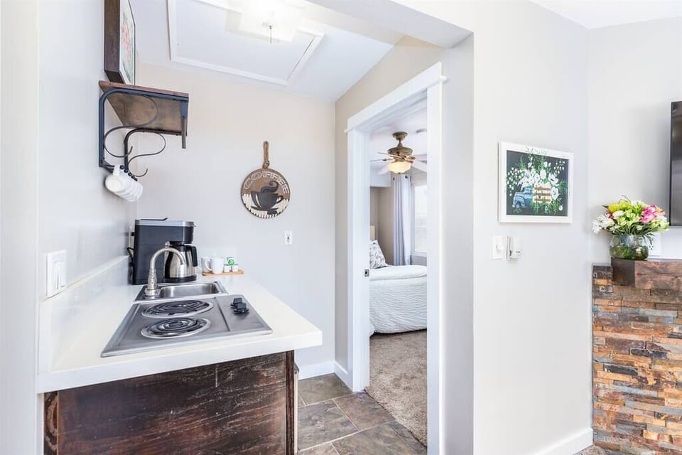 Small kitchenette for your convenience!
