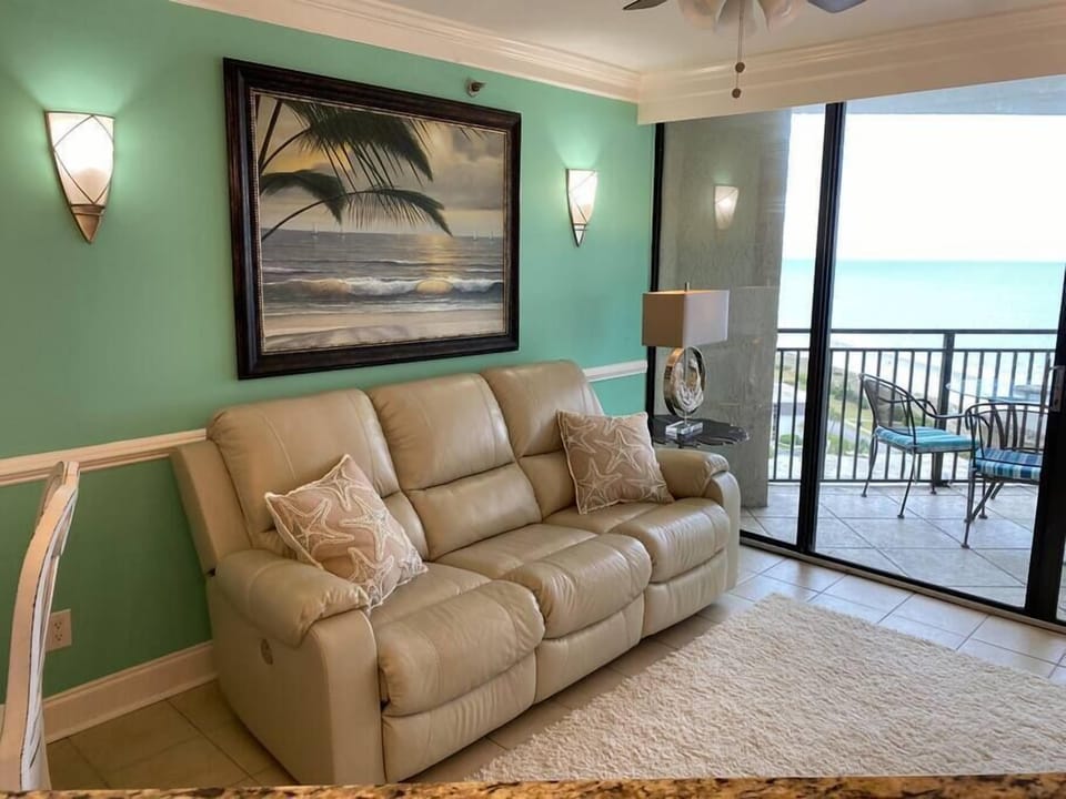 Living Room (3)