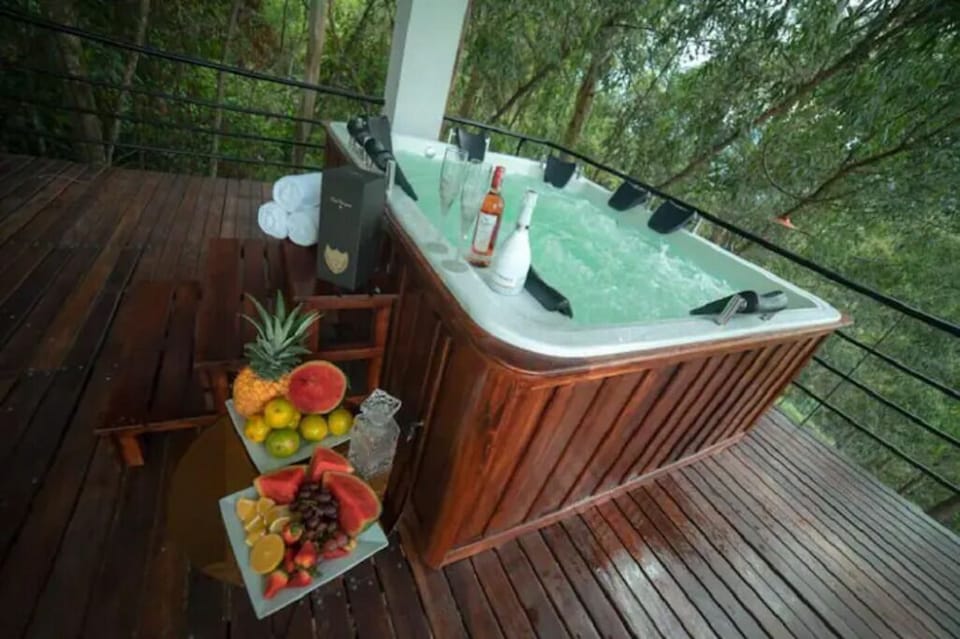 Outdoor spa tub