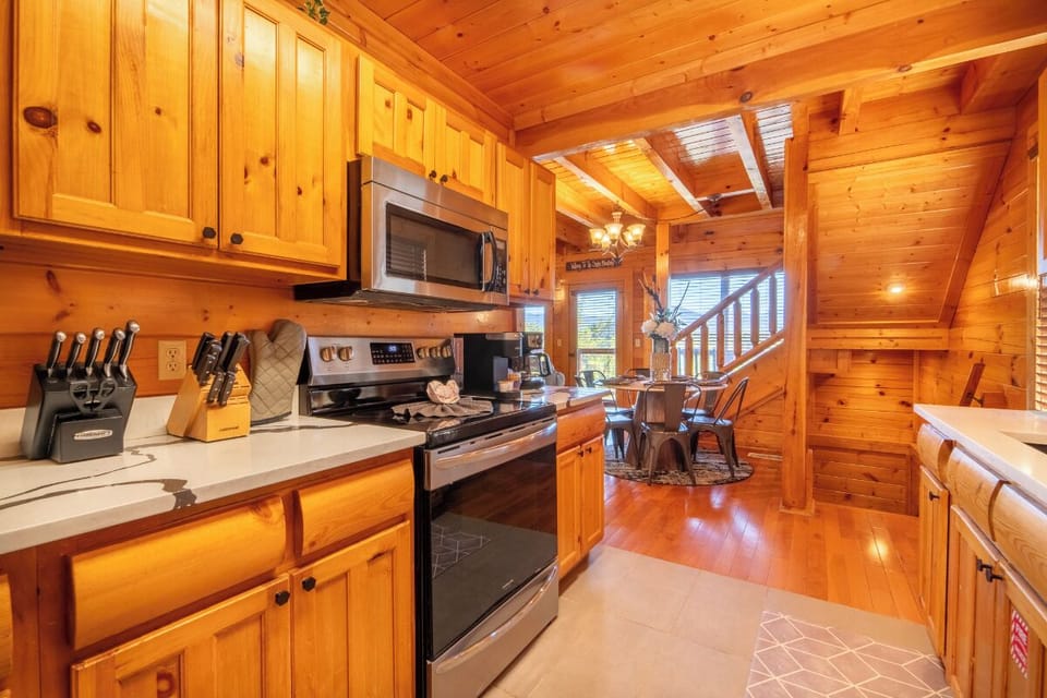 Heavenly View's fully-equipped kitchen