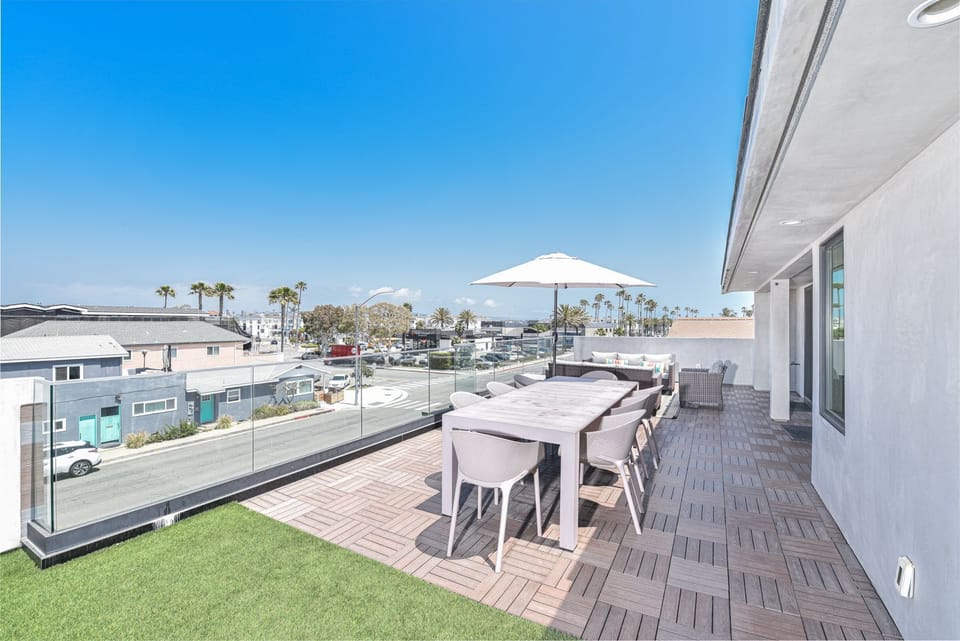 This vacation home includes central air.
                