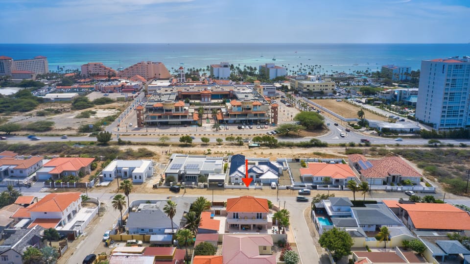 Location! Palm Beach across street from the restaurants, bars, casinos & beach