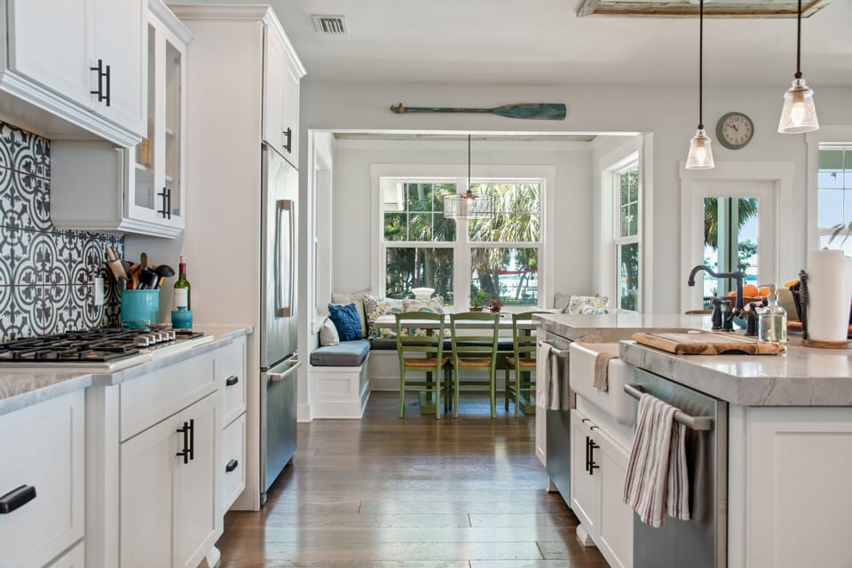 Kitchen with breakfast nook