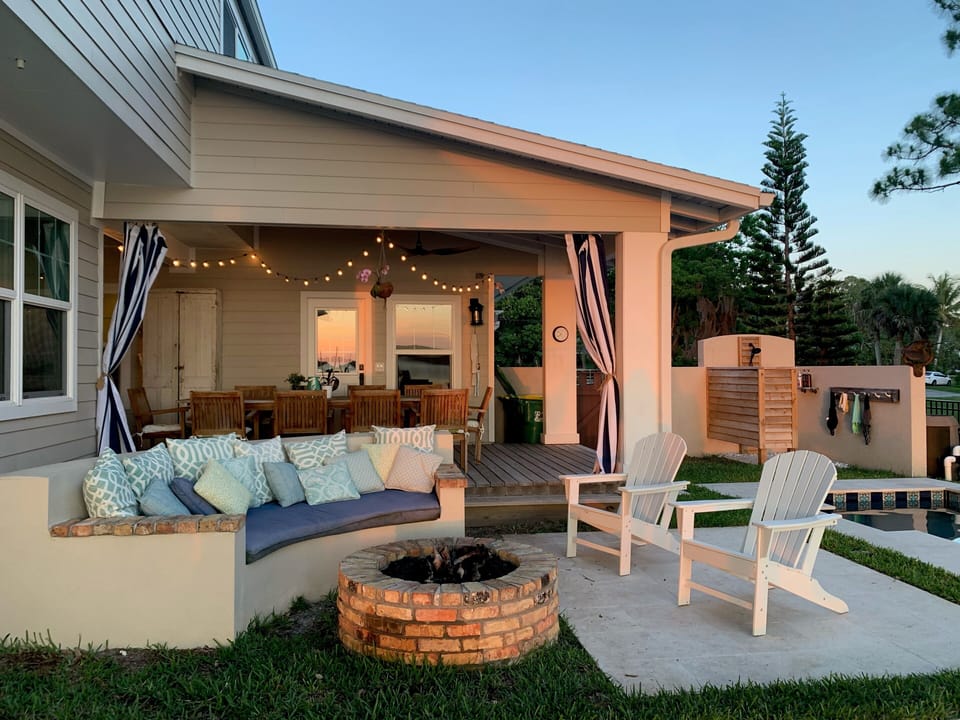 Gas fireplace and seating