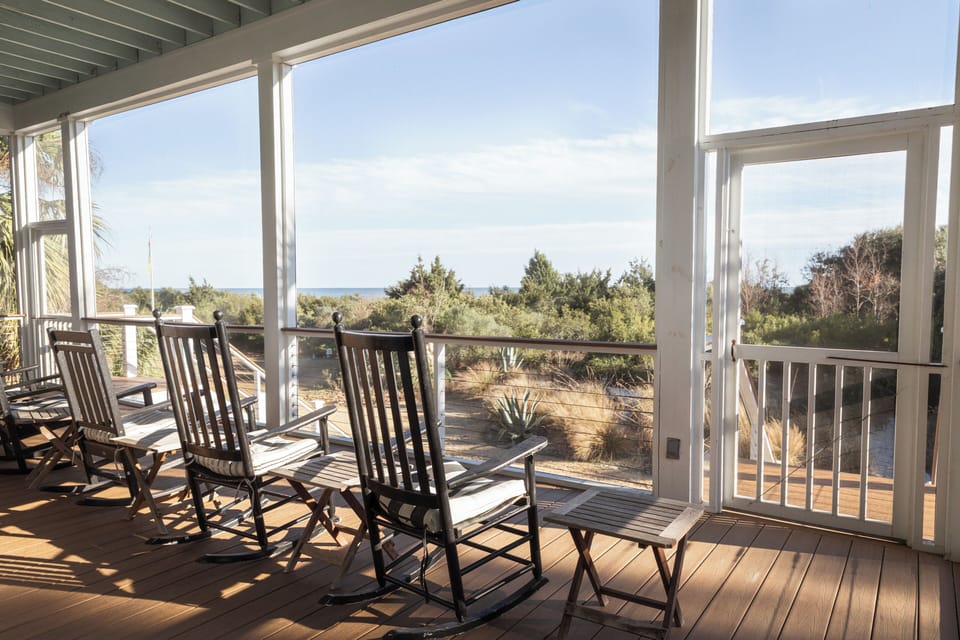 Screened front porch with amazing views!