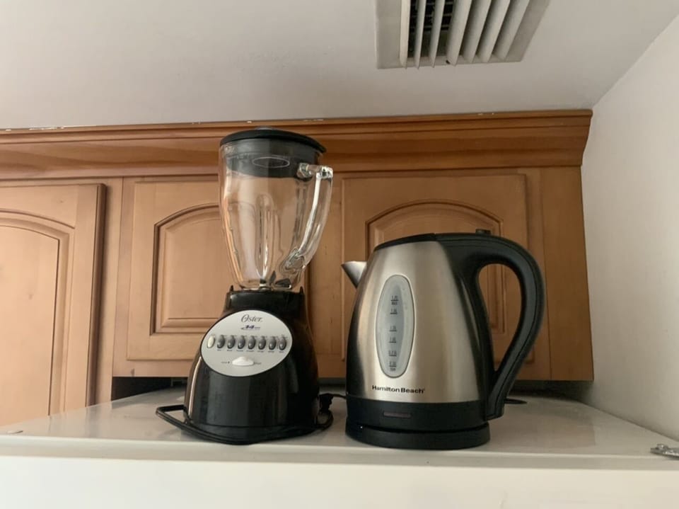Blender, teapot