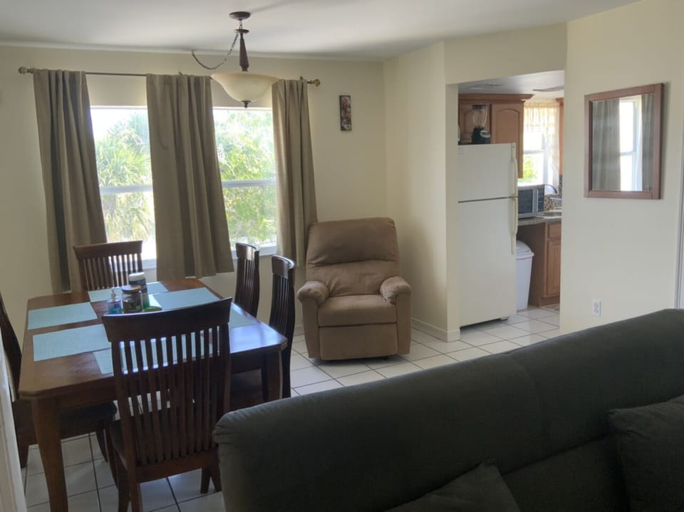 Living room (2 futons, lazy boy recliner)
Dining area - seats 6