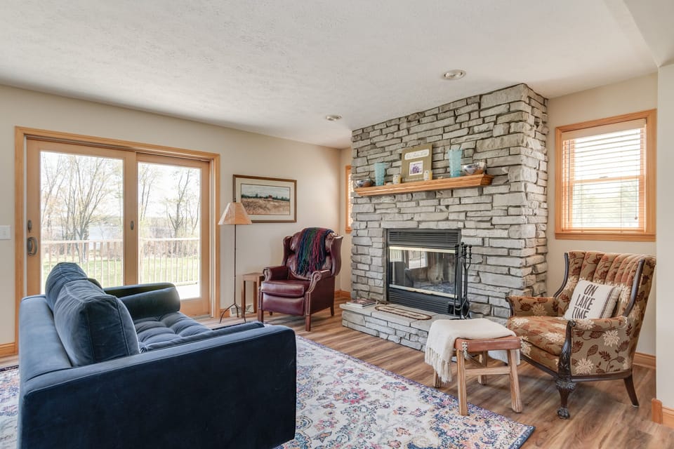 Farm and Lake: Remote Getaway