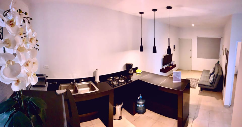 *Kitc*Kitchen Utensils - Cups*