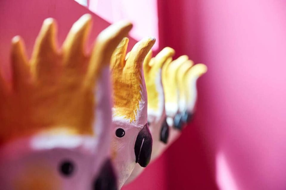 Fun and quirky pink cockatoo headboard detail In the pink cockatoo bedroom adds charm and personality to your stay 🦜💗 A playful design detail that makes this space truly unforgettable.