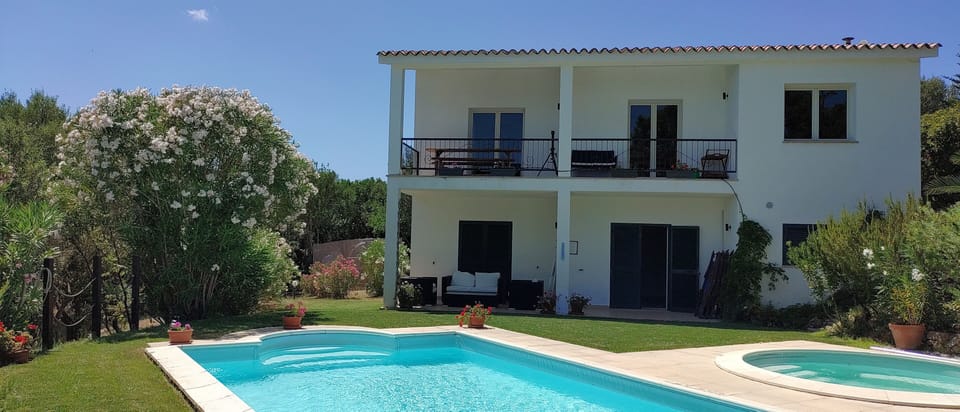 Lower Garden & Pool 