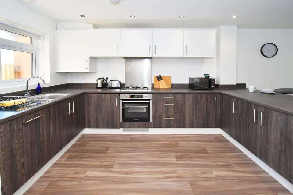 Full Kitchen 