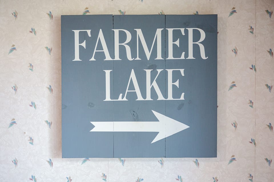 This Way to the Lake!