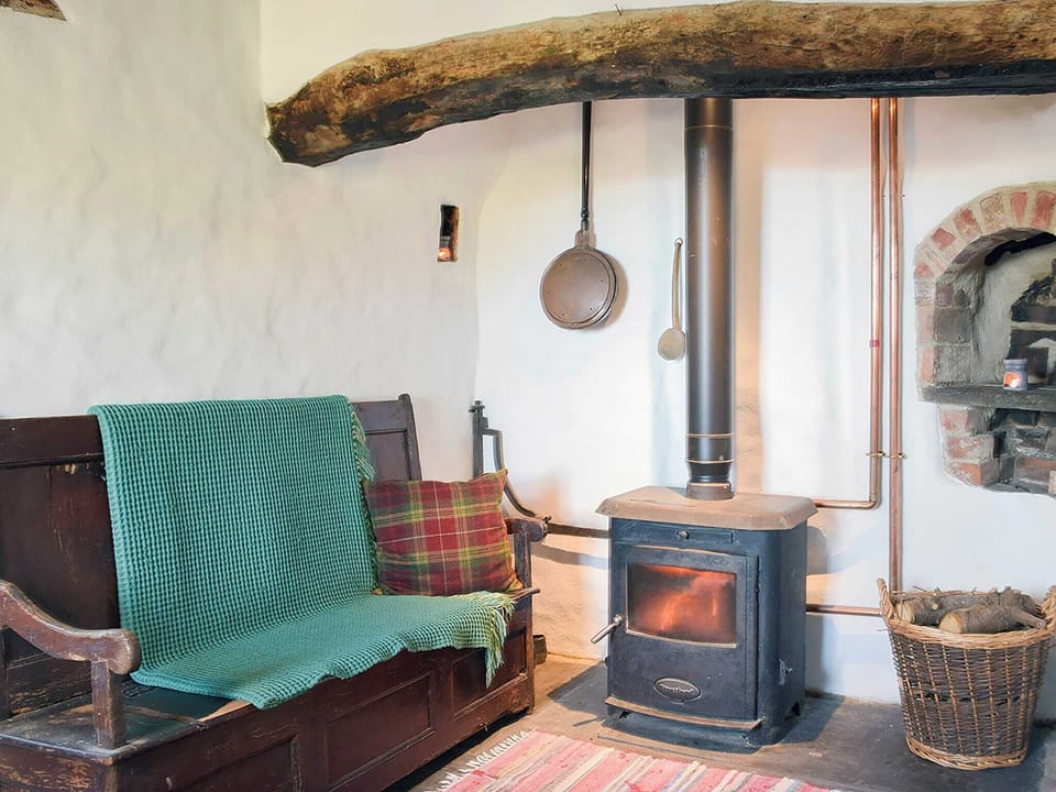 Quaint traditional &rsquo;parlour&rsquo; living room | Gamekeepers Cottage, Newchapel, near Cardigan