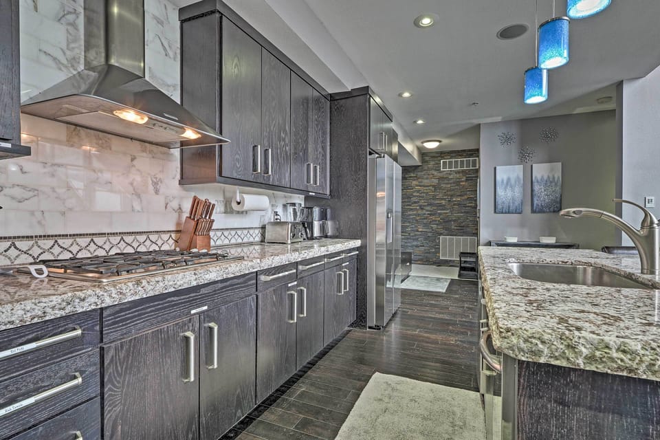 Fully Equipped Kitchen | Knife Set | Toaster | Blender