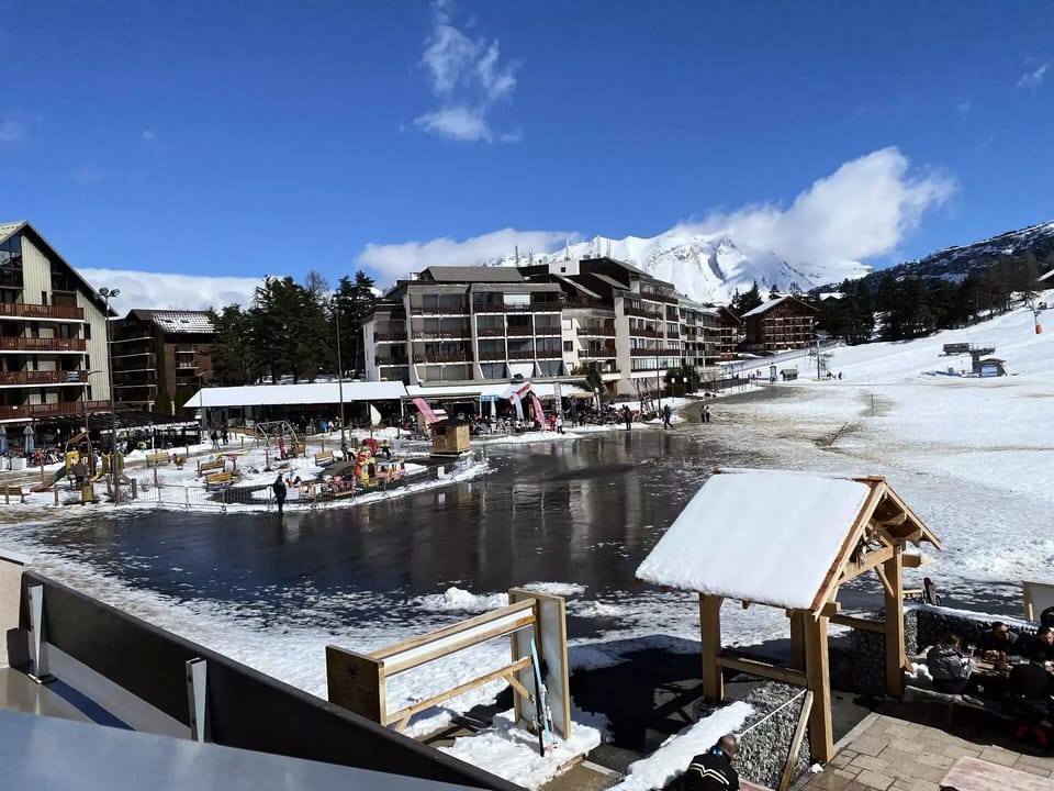 Snow and ski sports