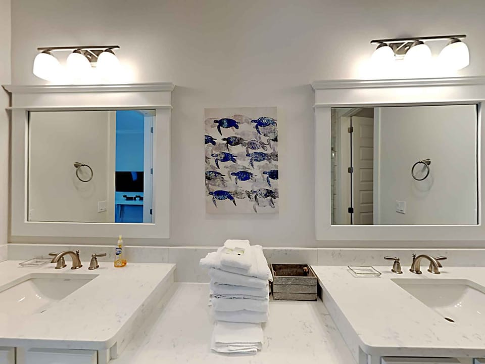 Primary Bathroom - Dual Vanities