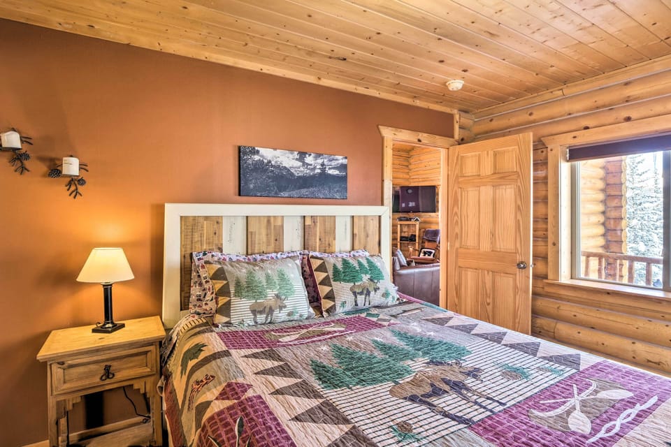 Bedroom 1 | Linens Provided