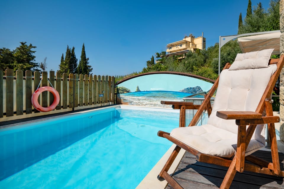 Relax by the beautiful swimming pool%2E