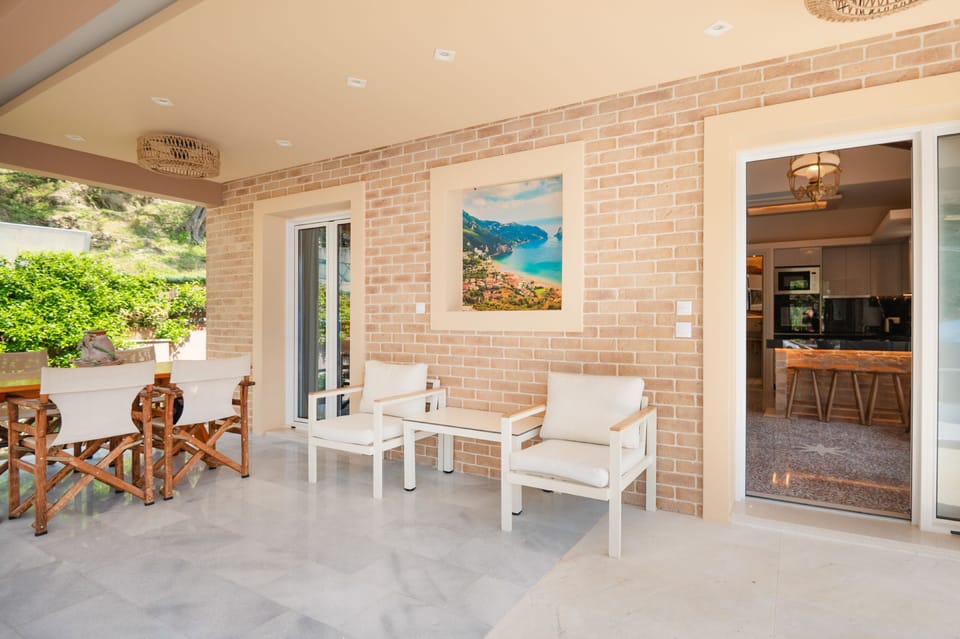 Porch area