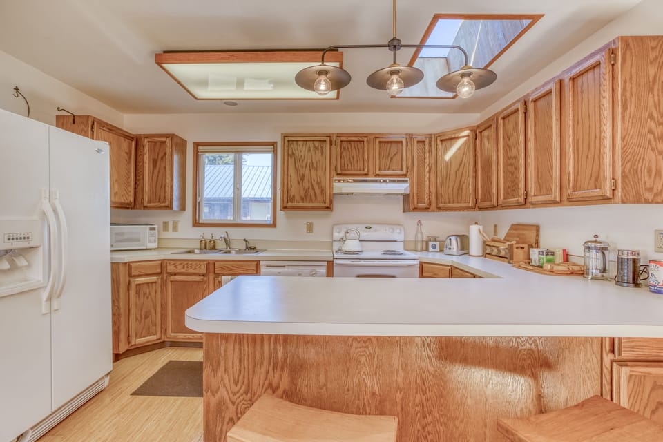 Kitchen with Amenities