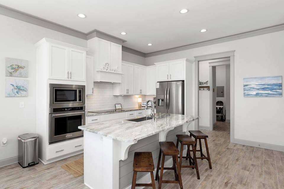 Fully Equipped Kitchen with Stainless Steel Appliances - First Floor