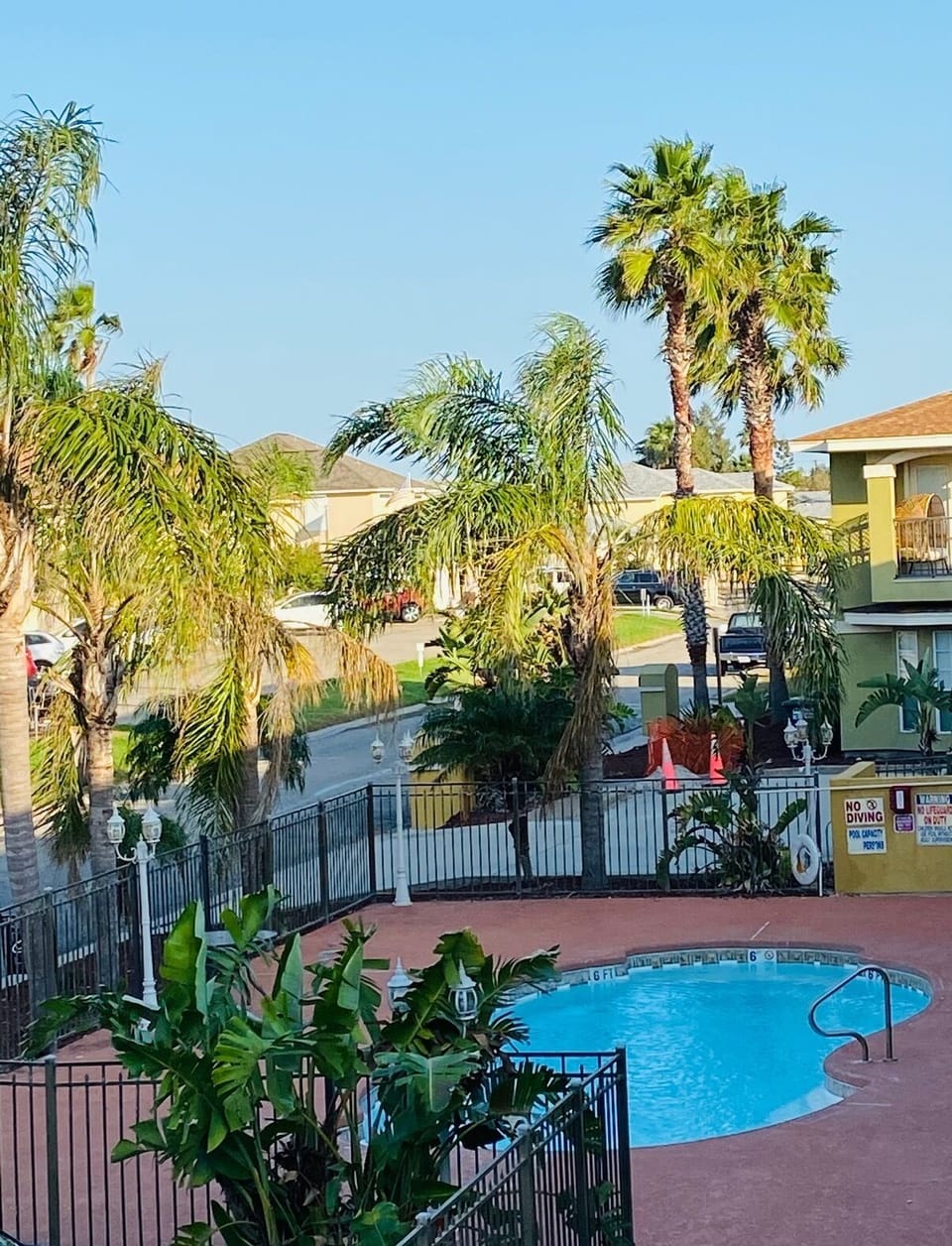 Pool right outside the condo door 