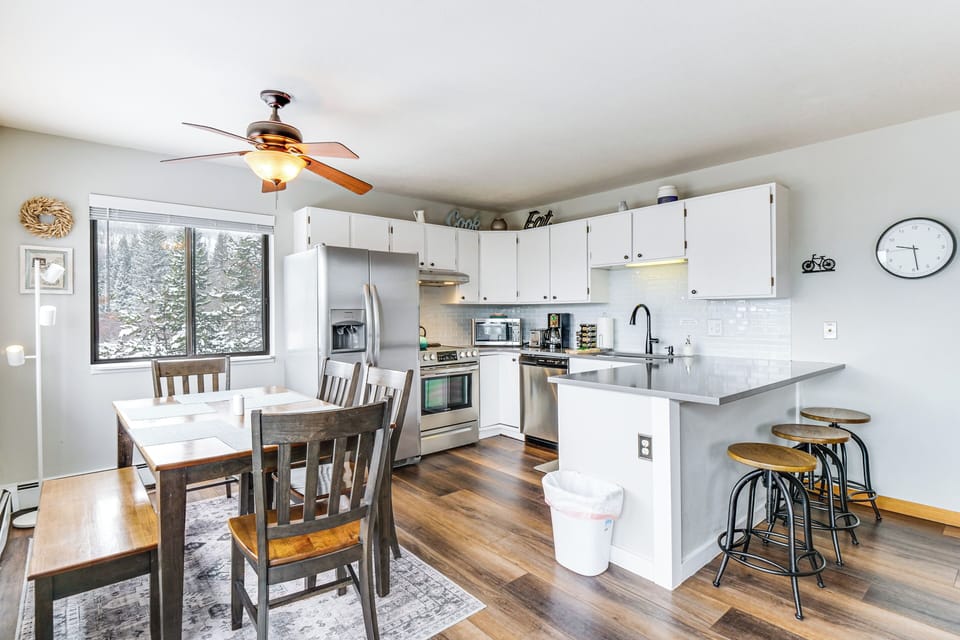Dining Area | Single-Story Unit