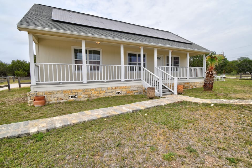 River Cottage - 3BR/2BA Front View