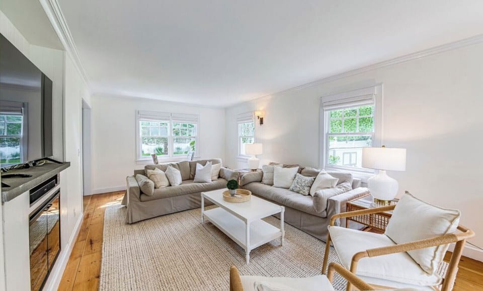 TV room with enough seating for Netflix & chill