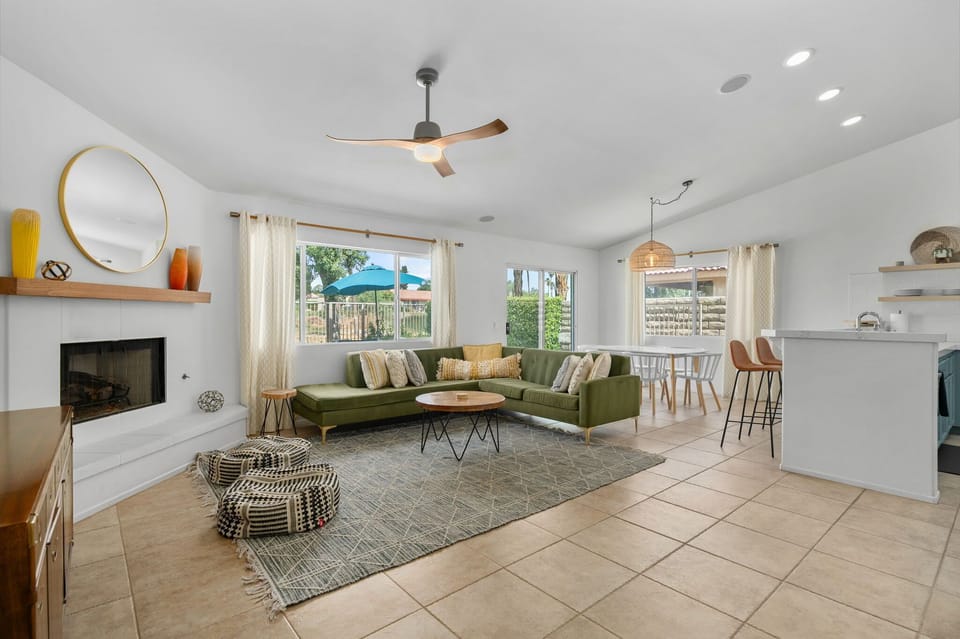 Open concept entertaining and relaxing