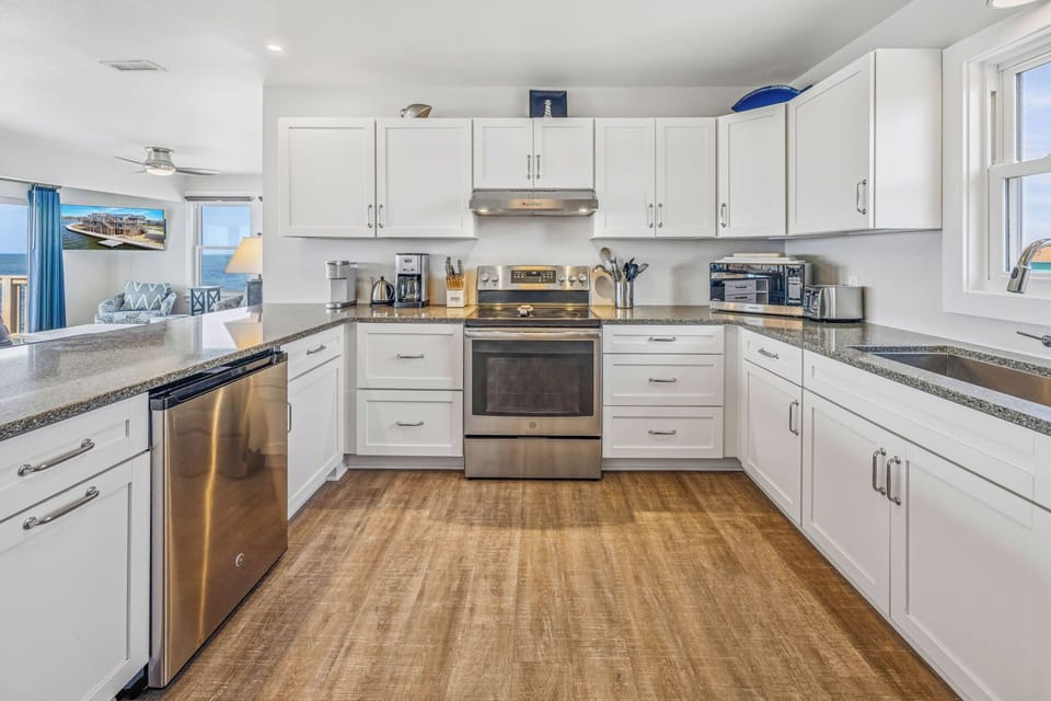 Surf or Sound Realty - 950 - Winds Up - Kitchen -2