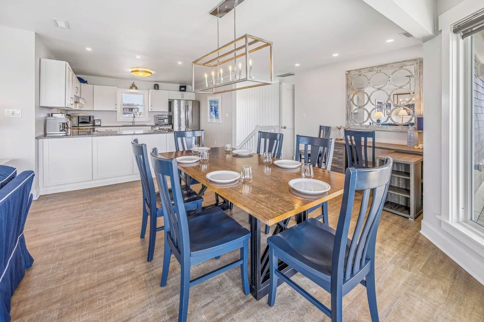 Surf or Sound Realty - 950 - Winds Up - Dining Area -4