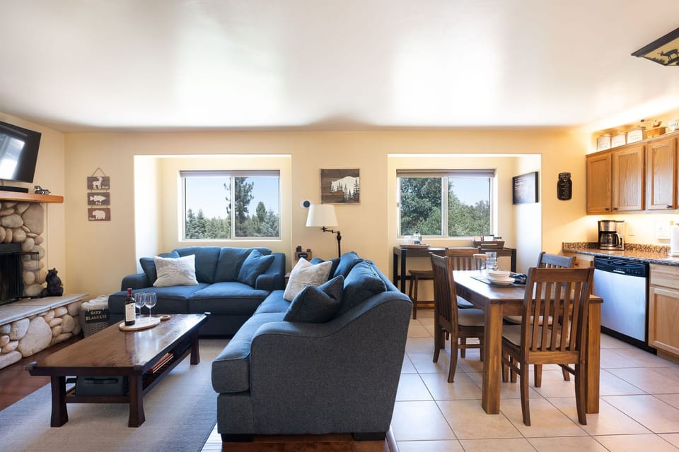 Seamless living and dining: connecting the living room and kitchen for perfect gathering space
