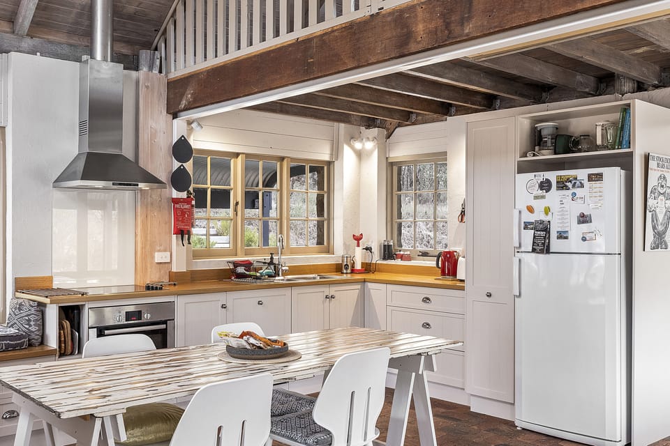 Dishwasher & full size fridge 