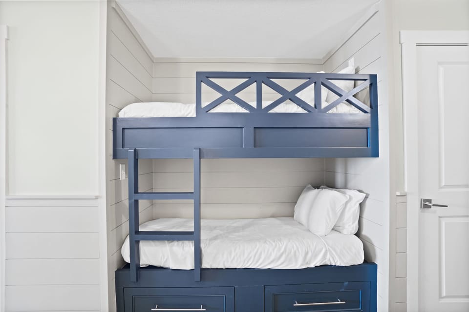 Bunk Alcove