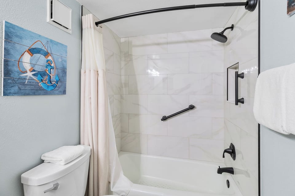 Shower/Tub