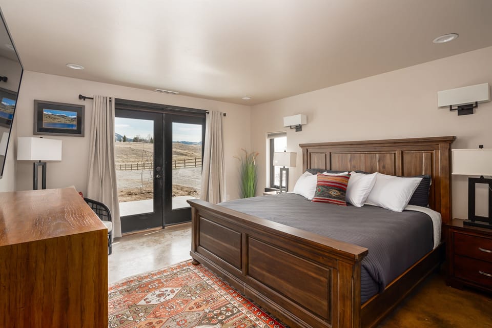 King Bedroom 2 (downstairs)
